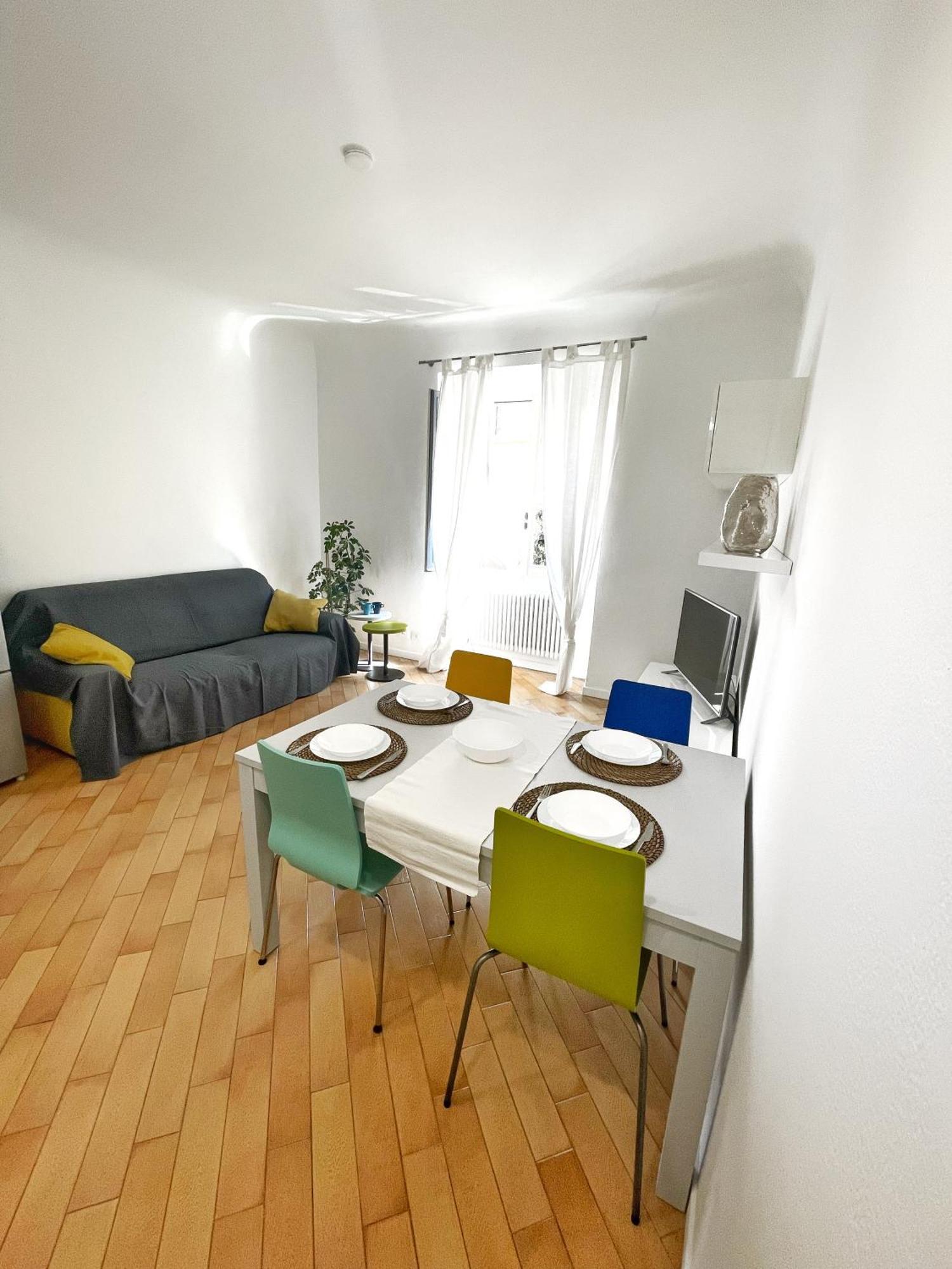 Ampio E Accogliente Bilocale - Fara 1, Porta Nuova Apartment มิลาน ภายนอก รูปภาพ