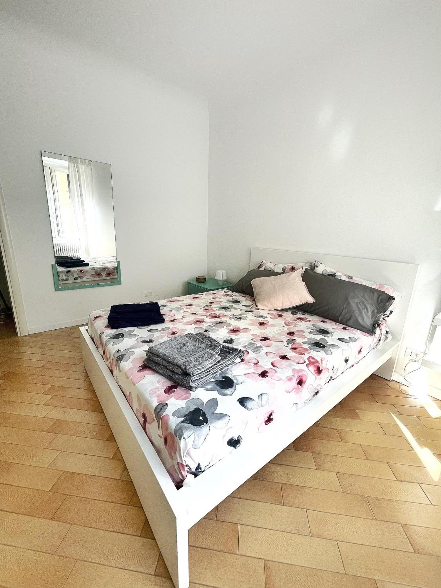 Ampio E Accogliente Bilocale - Fara 1, Porta Nuova Apartment มิลาน ภายนอก รูปภาพ